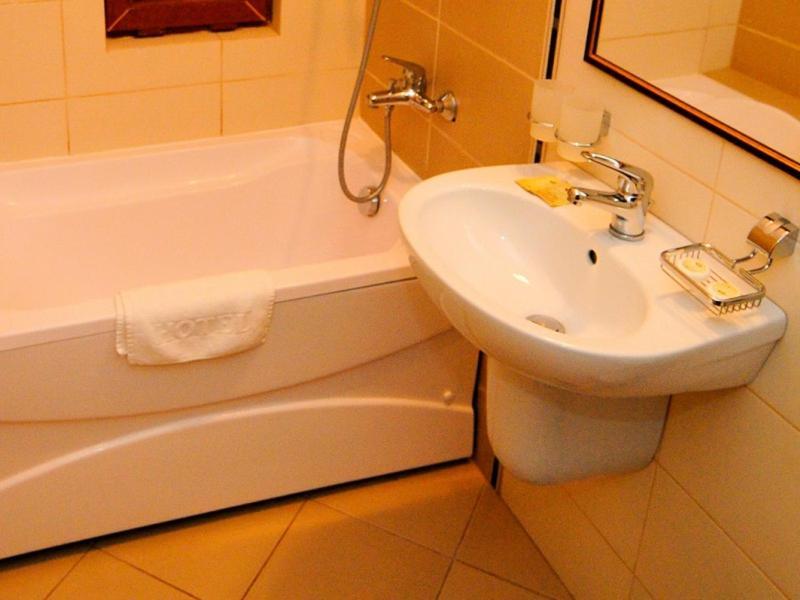 Hotel Termal Geoagiu Băi Buitenkant foto